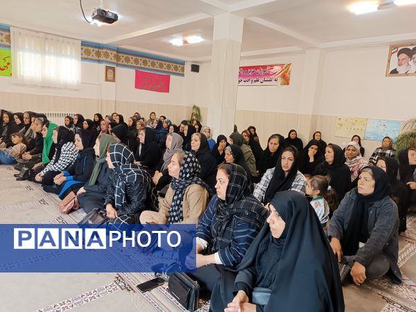 کارگاه آموزشی، برای اولیا دانش‌آموزان در اردبیل