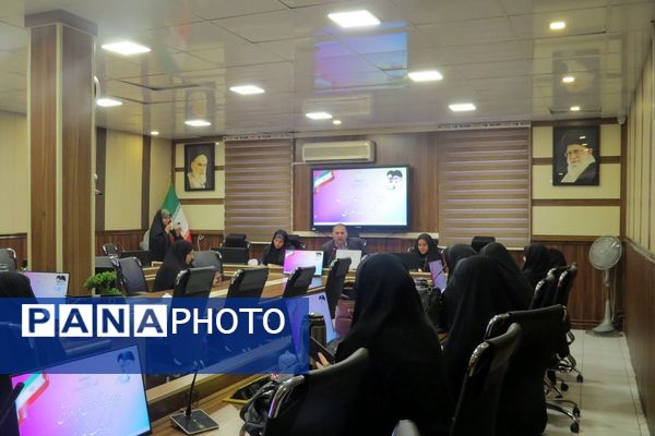 جلسه هم اندیشی انجمن اولیا و مربیان مدارس ناحیه یک شهرری