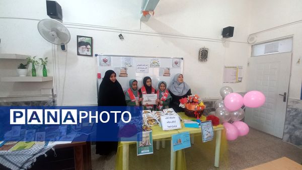 مراسم روز کتاب و کتابخوانی و افتتاح کتابخانه در دبستان شاهد تحقیقی ناحیه ۶