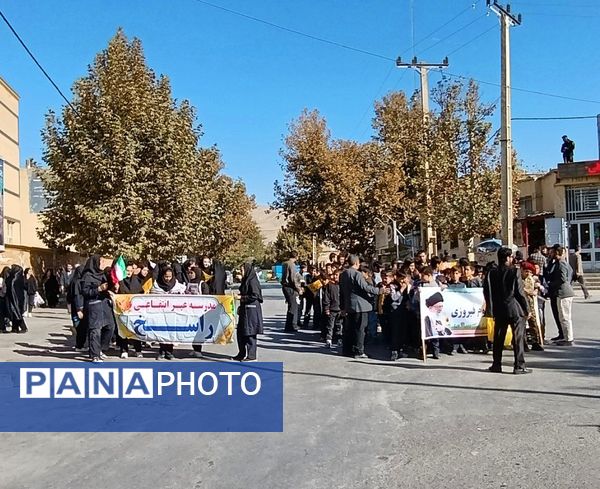 دانش‌آموزان امروز، ادامه‌دهندگان راه آگاهی و آزادگی دیروز