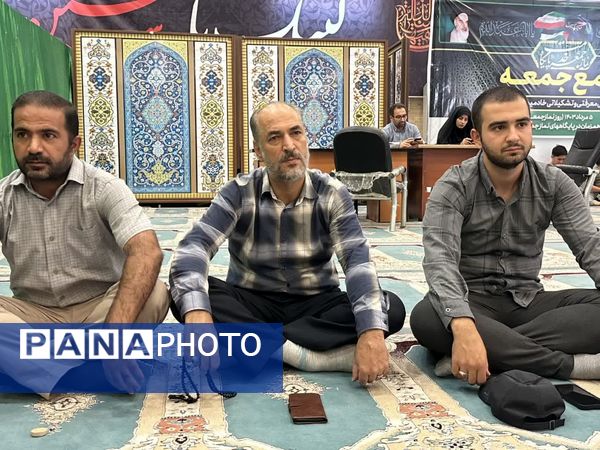 حضور دانش‌آموزان و فرهنگیان در نماز‌ جمعه صفادشت
