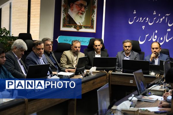 دیدار معاون پرورشی و فرهنگی وزارت آموزش‌وپرورش با نمایندگان پسر تشکل‌های دانش‌آموزی شیراز