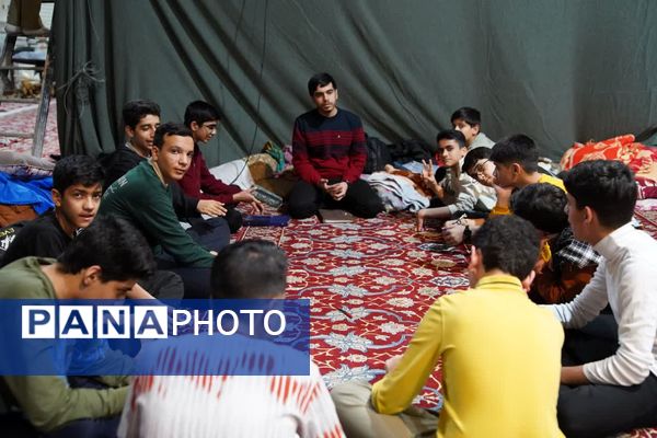 اعتکاف به رنگ خدا ۴؛ دانش‌آموزان یزدی به مهمانی خدا رفتند