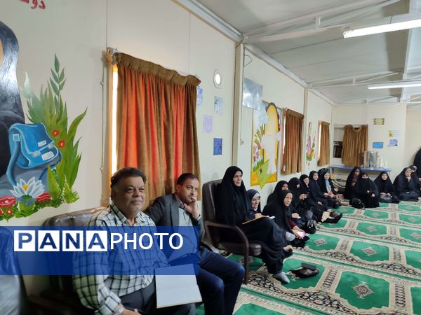برگزاری جلسه آموزش خانواده در دبستان شاهد حاج تقی آقا بزرگ مشهد