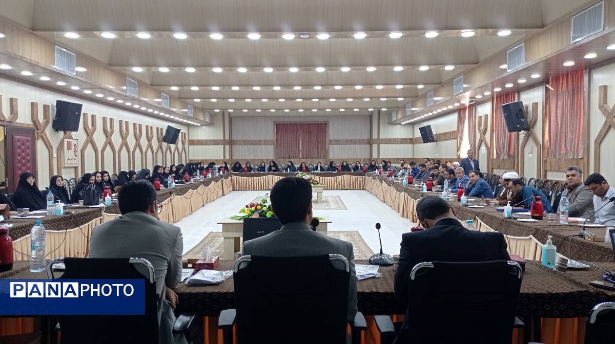 جلسه هم‌اندیشی معاونان و مربیان در خلیل آباد