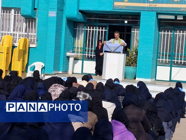 آموزش انواع دست ها و گره های پیشتازان در دبیرستان دخترانه فاطمیه