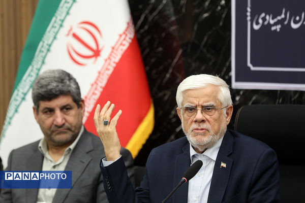 دیدار معاون اول رئیس‌جمهور با اعضای باشگاه و مدال‌آوران المپیادی