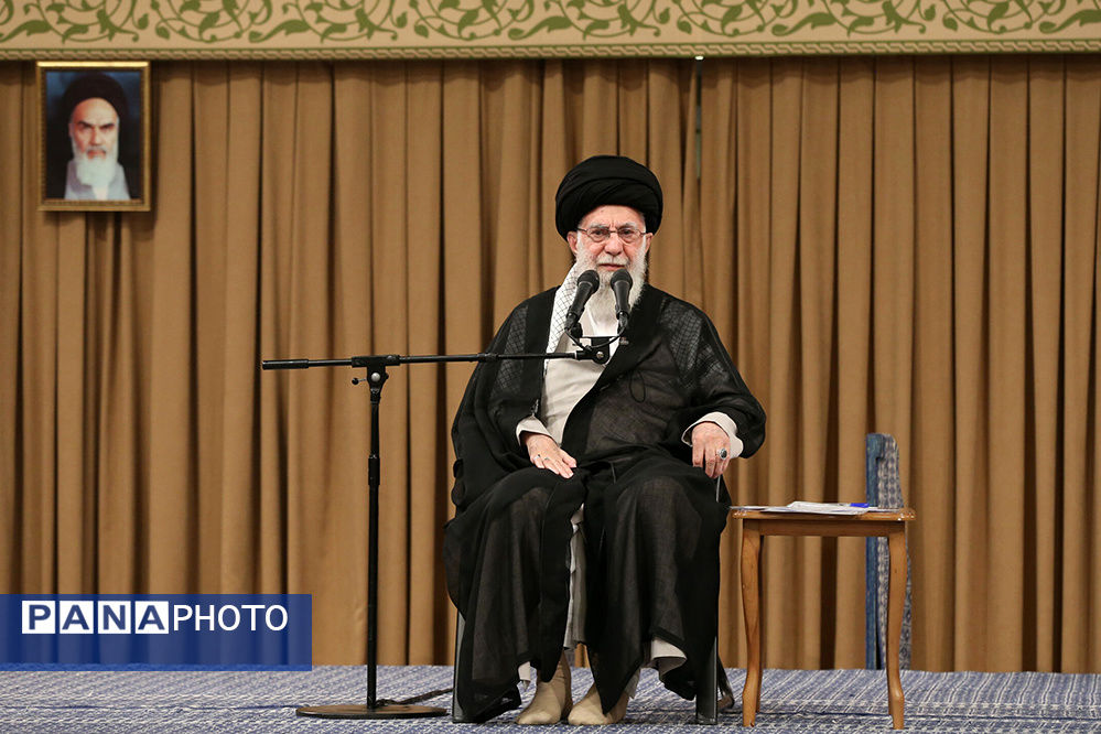 رهبر انقلاب: در برنامه‌های اعتکاف کاری کنید که روحیه معنوی در میان جوانان تثبیت شود