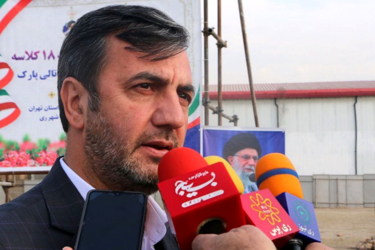 آینده کشور در گرو تلاش علمی دانش‌آموزان است