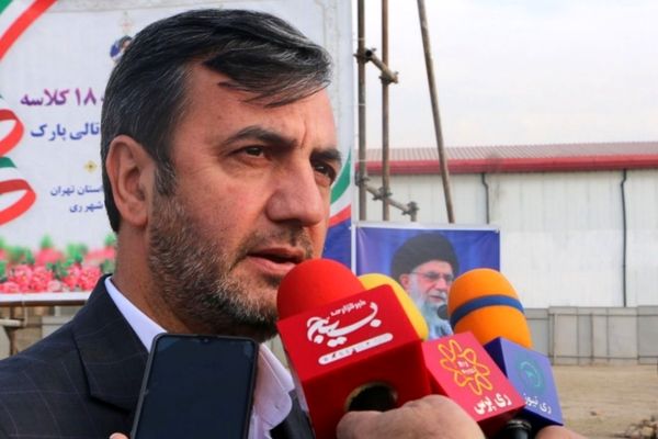 آینده کشور در گرو تلاش علمی دانش‌آموزان است