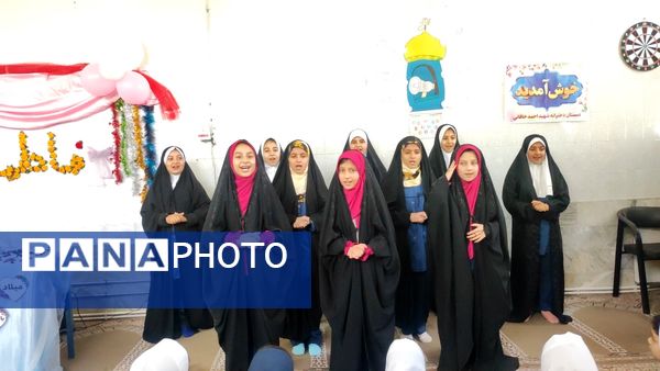جشن ولادت حضرت فاطمه زهرا (س) و روز مادر در دبستان شهید احمد خاقانی شهرستان شیروان