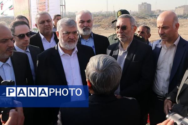 وعده قشقاوی به تحقق رسید، خشت‌گذاری دو مدرسه ۱۵ کلاسه دخترانه در حصارک پایین