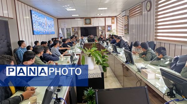 فرماندهان واحدهای حوزه مقاومت بسیج ۷ دانش‌آموزی مشهد مقدس به خط شدند