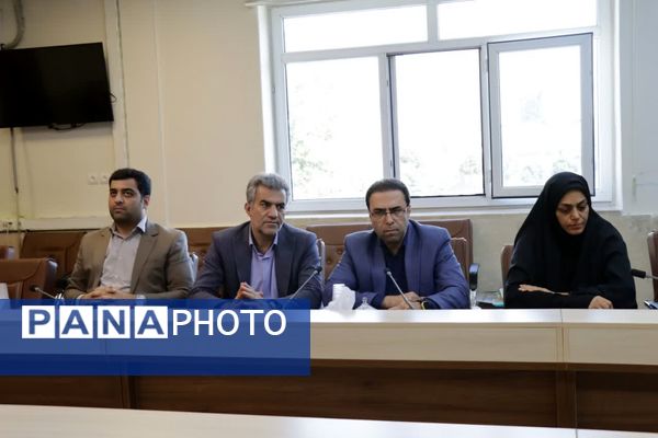 دیدار رتبه برتران کنکور سراسری با مدیرکل آموزش‌وپرورش استان البرز