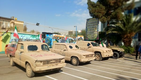 دفاع مقدس در قاب تاریخ میان دانش آموزان