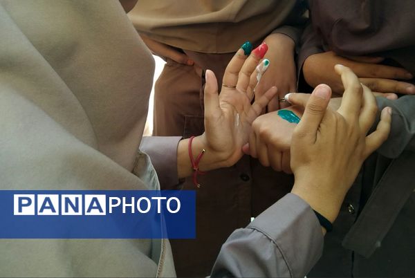 گرامیداشت روز دانش‌آموز در مدرسه شکوه زاویه 