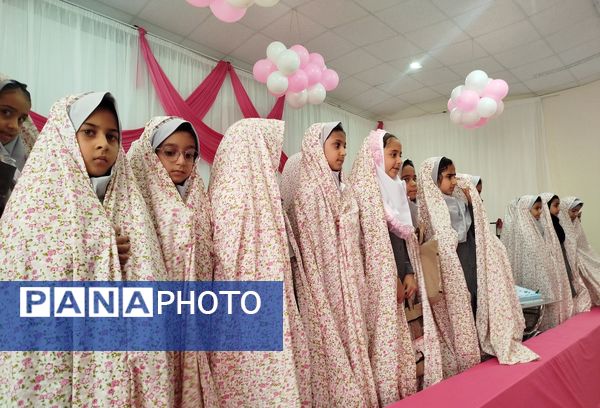جشن عبادت دانش‌آموزان دختر در کانون فرهنگی تربیتی عاطفه شهرستان کاشمر 