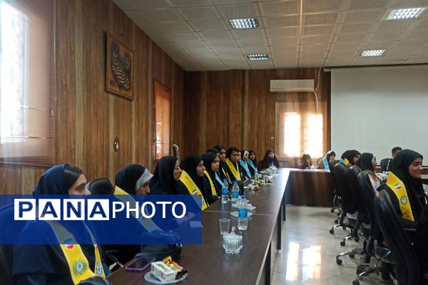 نشست صمیمی قائم‌مقام سازمان دانش‌آموزی کشور با رؤسای شورای دانش‌آموزی شیراز