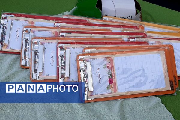 برگزاری جشن پرشور روز دانش آموز در دبیرستان شهدای هسته‌ای