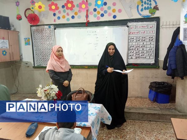 بازدید مسئولان وزارتی آموزش و پرورش شهرستان‌های تهران از مدرسه شهید رجایی شهر قدس 