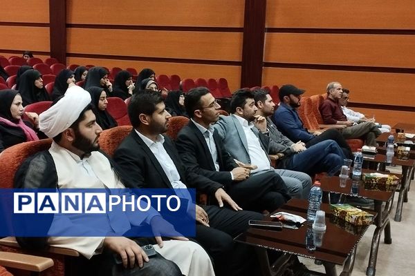 دوره ارتباط موثر با نوجوانان در ناحیه ۲ بهارستان