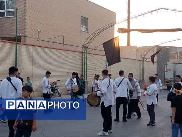 اجتماع بزرگ نوجوانان حسینی در دسته عزای احلی من العسل در کاشان