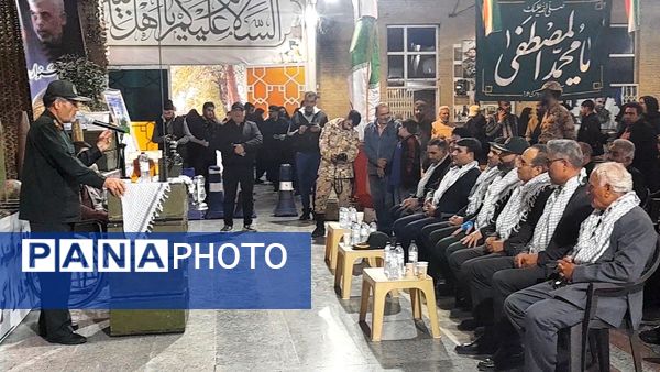غبارروبی و گلباران مزار شهدای ملارد در رزمایش بزرگ بیت‌المقدس بسیجیان