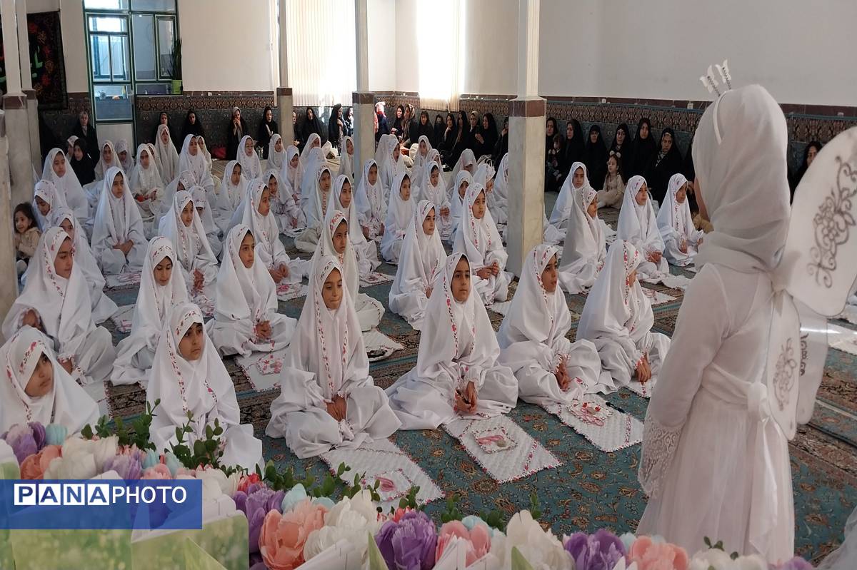 مراسم جشن تکلیف دختران دانش‌آموزی در گرماب