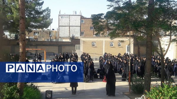 مراسم روز اول مهر ماه در دبیرستان حضرت زینب کاشمر