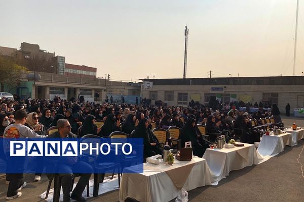 جشن روز مادر در دبیرستان دخترانه عاشورا ناحیه دو شهرری 