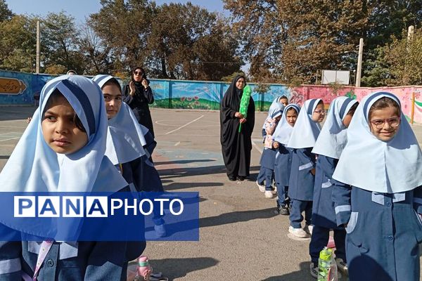 حضور خادمین امام رضا (ع) در دبستان دخترانه آیین روشن