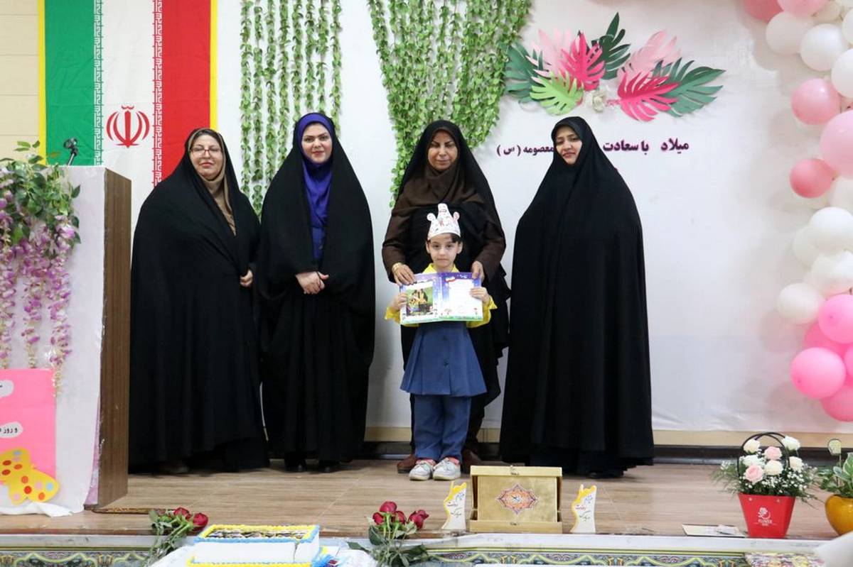 جشن پایان دوره کودکستان فرشتهها در بوشهر