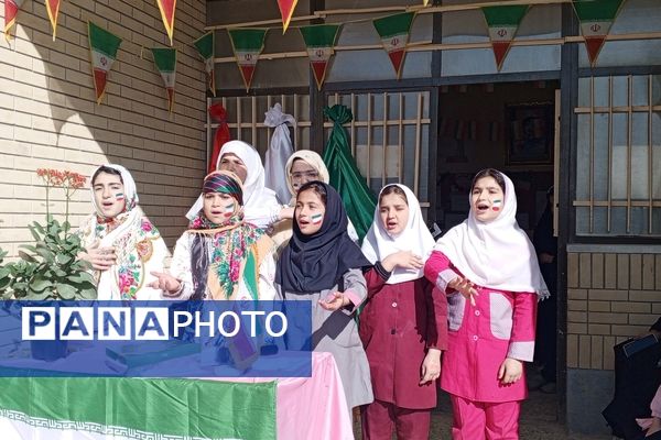 جشن دهه فجر در مدرسه شهید معتمدی