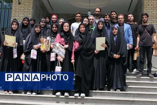 تجلیل از دانش‌آموز خبرنگاران پانا ناحیه یک شهرری به مناسبت روز خبرنگار