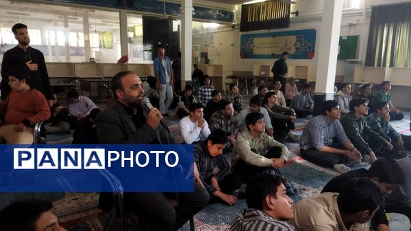 قرائت زیارت حضرت فاطمه (س) در دبیرستان شاهد ابوذر غفاری 