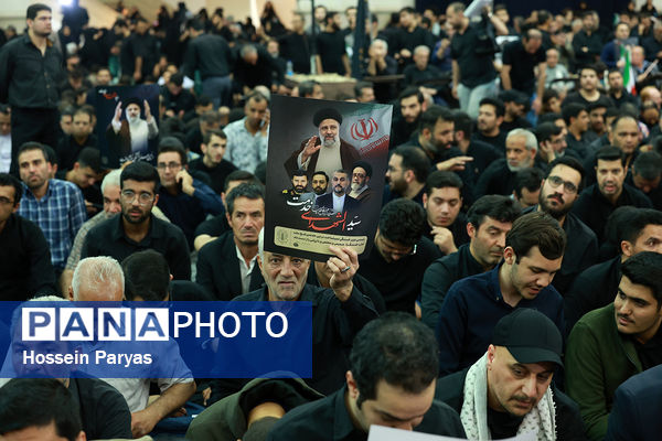 مراسم وداع با پیکر شهدای خدمت در مصلی تهران