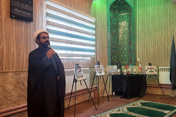 بزرگداشت شهدای خدمت در دبستان دخترانه شاهد تحقیقی ناحیه ۶