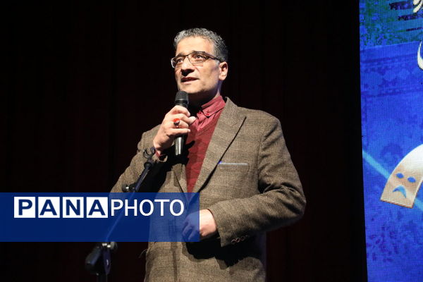 آیین تقدیر از برگزیدگان بیست و ششمین جشنواره تئاتر استان قم