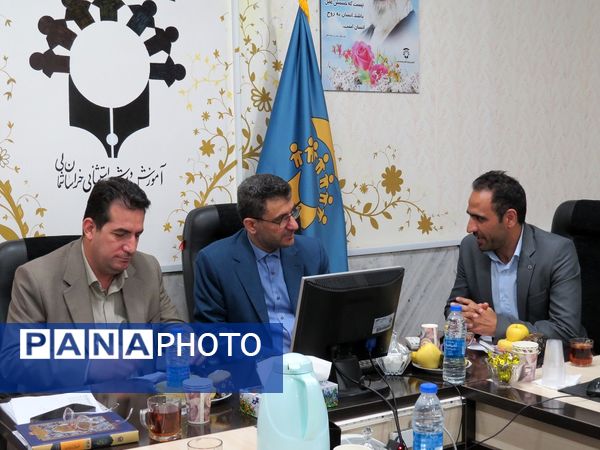نشست معاون پیشگیری و تشخیص توانبخشی سازمان آموزش پرورش استثنایی کشور با مدیران مرکز  استان