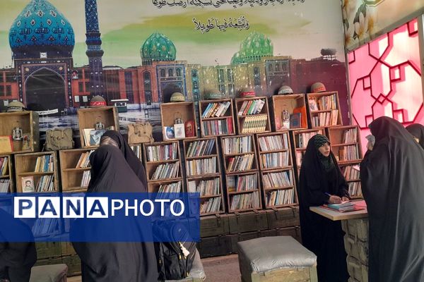 گلباران مزار شهدای ملارد با حضور مسئولان و خانواده‌های معظم شهدا 