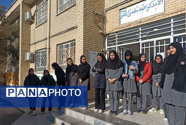 طلیعه‌‌ای از مدیریت آینده؛ انتخابات شورای دانش‌آموزی در دبیرستان رضوان