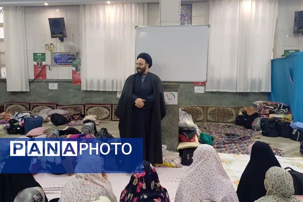 حضور دانش‌آموزان معتکف ناحیه دو شهرری در جلسات بصیرتی