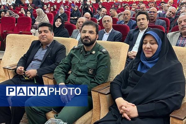 همایش بزرگ تجلیل از معلمان برتر و سرآمد در رودهن 