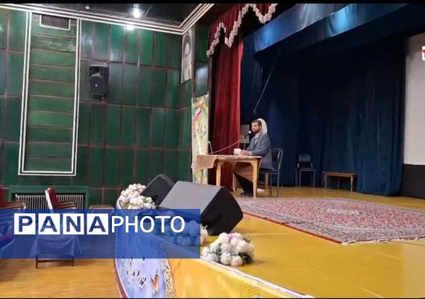 اولین کارگاه از سلسله کارگاه‌های دوره توانمندسازی مربیان پرورشی ناحیه 2 یزد
