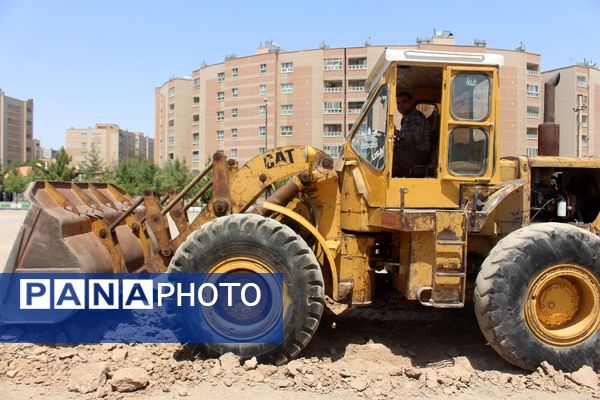آیین کلنگ زنی احداث سه واحد آموزشی در قم