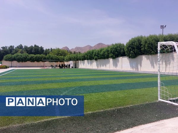 افتتاح زمین‌های فوتسال و بازی کودکان و والیبال پارک بانوان حاجی آباد  