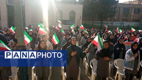 مراسم سیزدهم آبان ماه در مدرسه الزهرا با هدف استکبار ستیزی 