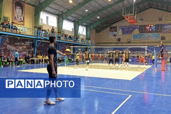 جدال حساس هفته دوم لیگ برتر با برتری قاطع میهمان پایان یافت