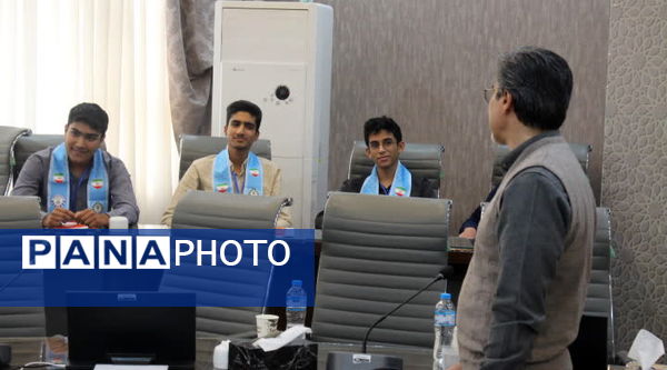  اولین نشست تخصصی قطبی کمیسیون‌ فضای مجازی و فناوری‌های نوین