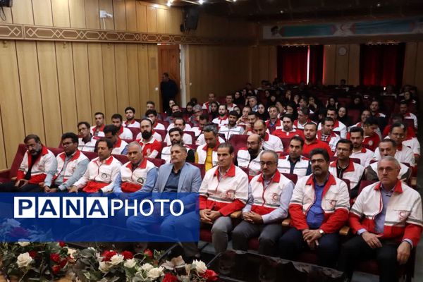  آیین تجلیل از ایثارگری‌های کارکنان و نجاتگران جمعیت هلال‌احمر استان همدان  